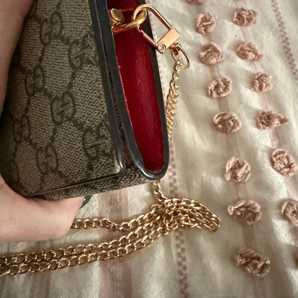 Gucci Neo GG Supreme long wallet w/added Chain in Beige Canvas and Red leather. - Picture 3 of 6